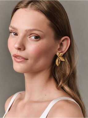 Gold Tone Leaf Statement Stud Earrings Botanical Floral